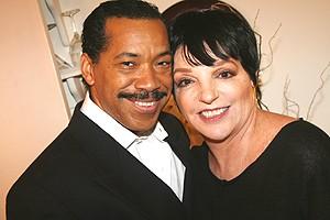 Liza Greets Rita Wilson in Chicago