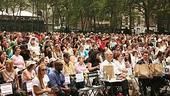 Photo Op - Broadway in Bryant Park 07-19-07 - crowd