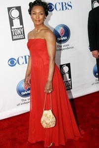 Tonys 2005: Fashion - Angela Bassett