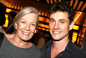 Photo Op - Easter Bonnet 2007 - Vanessa Redgrave - Hugh Dancy