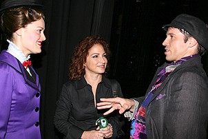 Photo Op - Gloria Estefan at Mary Poppins - Ashley Brown - Gloria Estefan - Matt Loehr