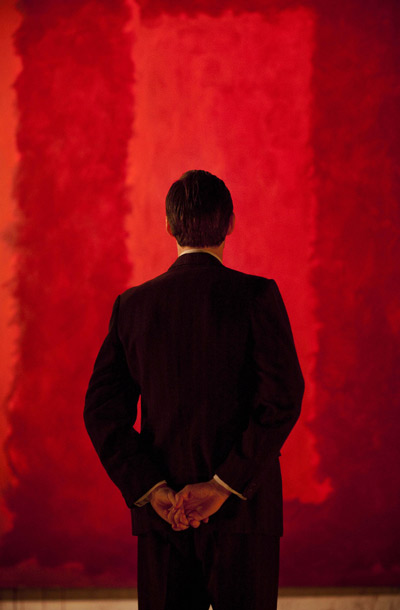 Show Photos - Red - Eddie Redmayne (2)