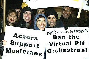 Actors Support 802 - Hairspray Cast