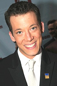 Tonys 2004 Fashion - John Tartaglia