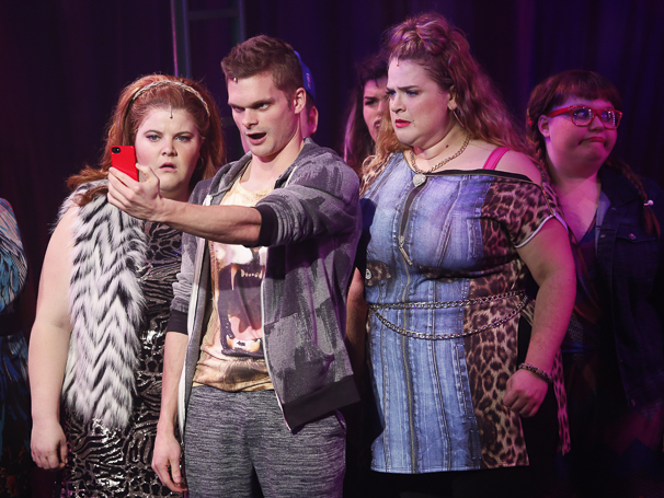 Gigantic - Show photos - 11/15