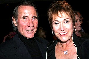A Woman of Will opening - Jim Dale - Amanda McBroom
