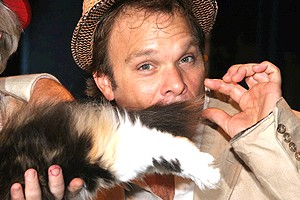 Moscow Cats at DRS - Norbert Leo Butz