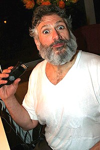 Harvey Shaves Beard - razor
