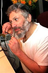 Harvey Shaves Beard - Cutting
