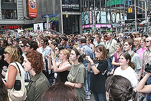 Photo Op - Broadway on Broadway fall 2006 - crowd shot