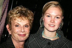 Photo Op - Only Make Believe Benefit 2006 - Dena Hammerstein - Julia Stiles