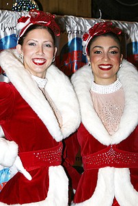 Photo Op - Rockettes Costume at Planet Hollywood - Jennifer Flandt - Carissa Lopez