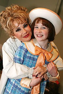 Photo Op - Kathie Lee Gifford Closes in Annie - Kathie Lee Gifford - Marissa O'Donnell (smiles)