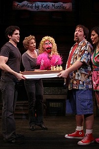 Photo Op - Avenue Q plays 1,500 performance - cast with cake