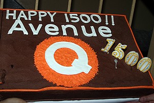 Photo Op - Avenue Q plays 1,500 performance - cake