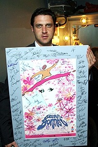Photo Op - Easter Bonnet 2007 - Raul Esparza