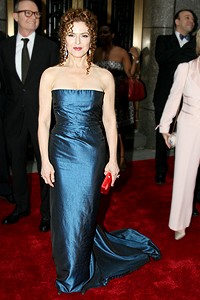 Photo Op - 2007 Tony Awards Stars on the Red Carpet - Bernadette Peters 
