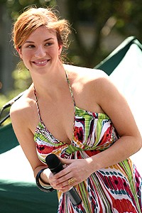 Photo Op - Broadway in Bryant Park 2007 - Anneliese van der Pol -1 