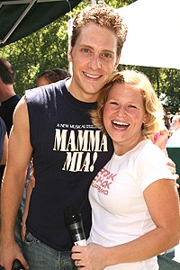 Photo Op - Broadway in Bryant Park 2007 - Andy Kelso - Carey Anderson (off stage)