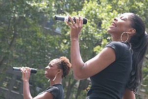 Photo Op - Broadway in Bryant Park 08-09-07 - Angela Robinson - Montego Glover - 2