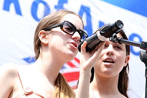 Photo Op - Broadway in Bryant Park 08-09-07 - Remy Zaken - Alexandra Socha