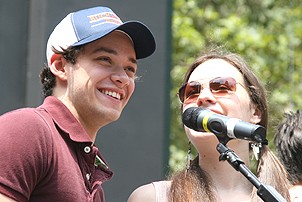 Photo Op - Broadway in Bryant Park 08-09-07 - Robert Hager - Lauren Prtichard