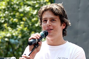 Photo Op - Broadway in Bryant Park 08-09-07 - Jonathan Groff