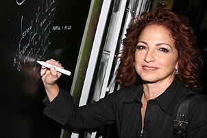 Photo Op - Gloria Estefan at Mary Poppins - Gloria Estefan 
