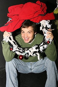 Photo Op - Grinch rehearsal 2007 - Rusty Ross w/wreath
