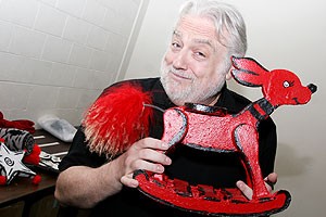 Photo Op - Grinch rehearsal 2007 - Ed Dixon w/rocking horse