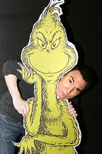 Photo Op - Grinch rehearsal 2007 - Patrick Page w/cut-out 2