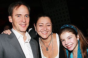 Photo op - Trumpery opening - Neal Huff - Camryn Manheim - Paris Rose Yates