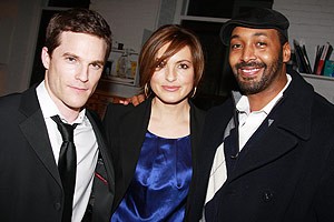 Betrayed Opening - Mike Doyle - Mariska Hargitay - Jesse L. Martin