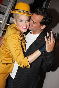 Cristian de la Fuente Visits Boeing-Boeing - Cristian de la Fuente - Mary McCormack (dancing)