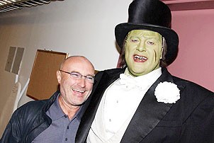 Phil Collins at Young Frankenstein - Phil Collins - Shuler Hensley (laughing)