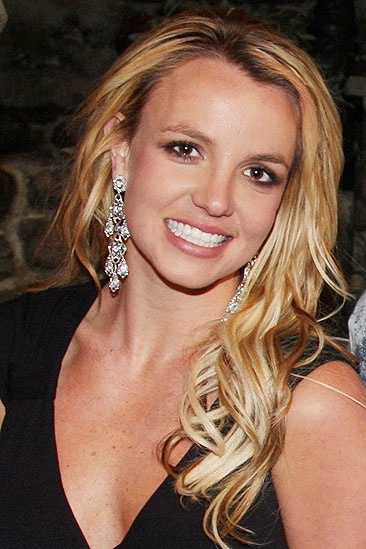 Broadway.com | Photo 1 of 10 | Pop Star Britney Spears Pays a Visit to