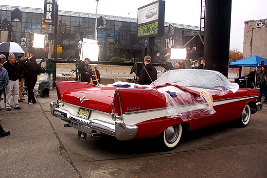 Grease Thanksgiving Day parade – car lights