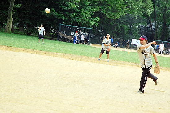 Broadway Softball May 2009 – Hunter Foster